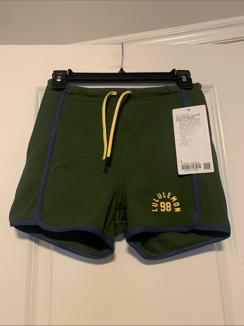 Lululemon Nulu Sporty Trim HR Shorts, Sz 6, 3in
NWT